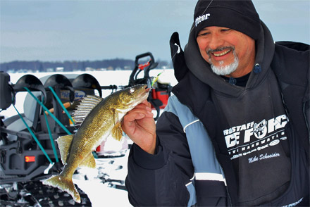 Warm weather moves ice fishing school to Houghton Lake : Great